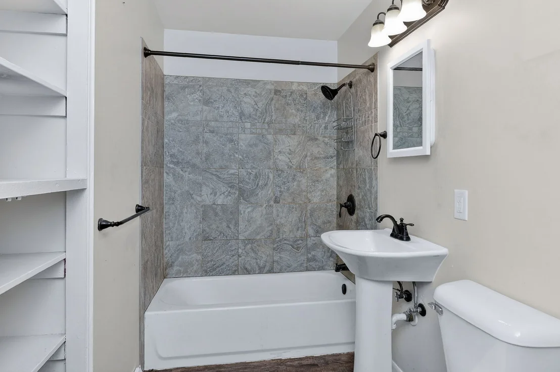 Photo of 86 Circle Drive E