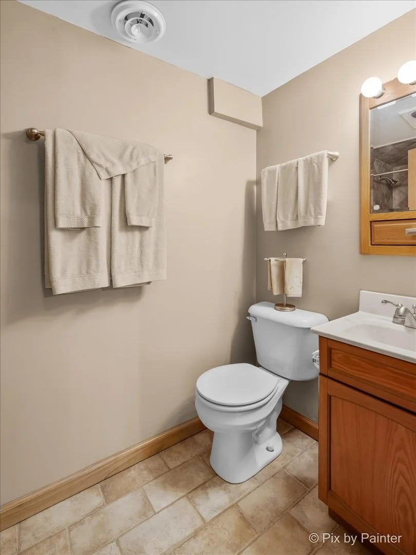 Photo of 24 W Devon Avenue