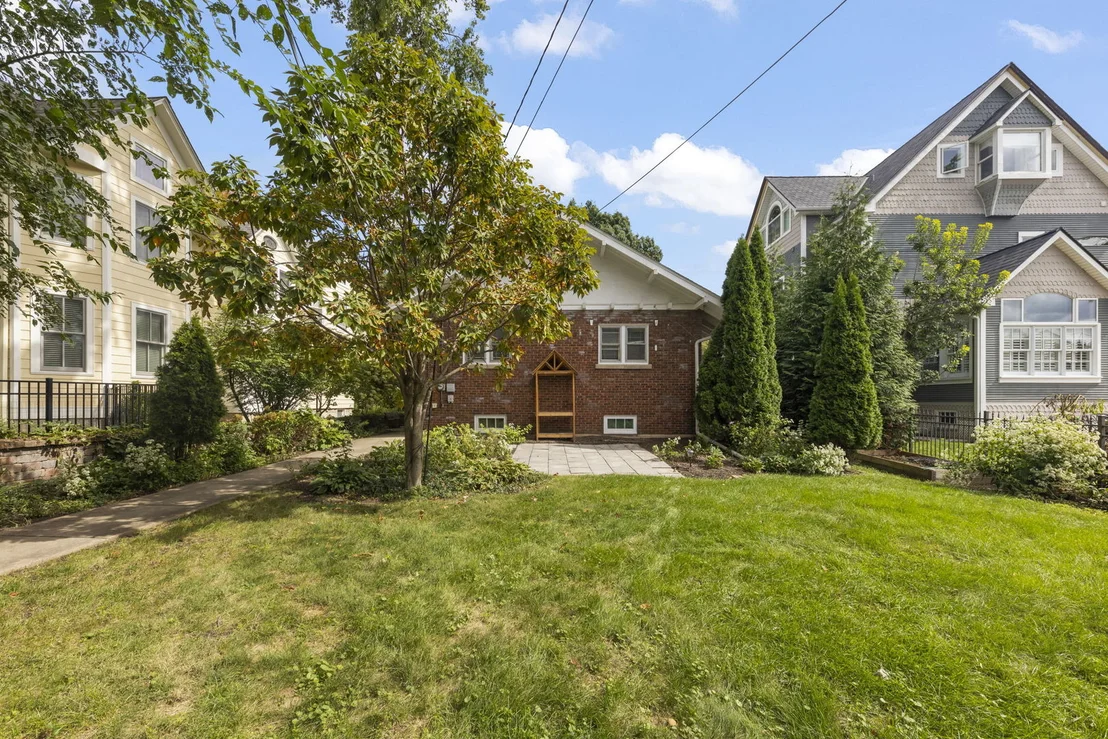 Photo of 115 N Wright Street