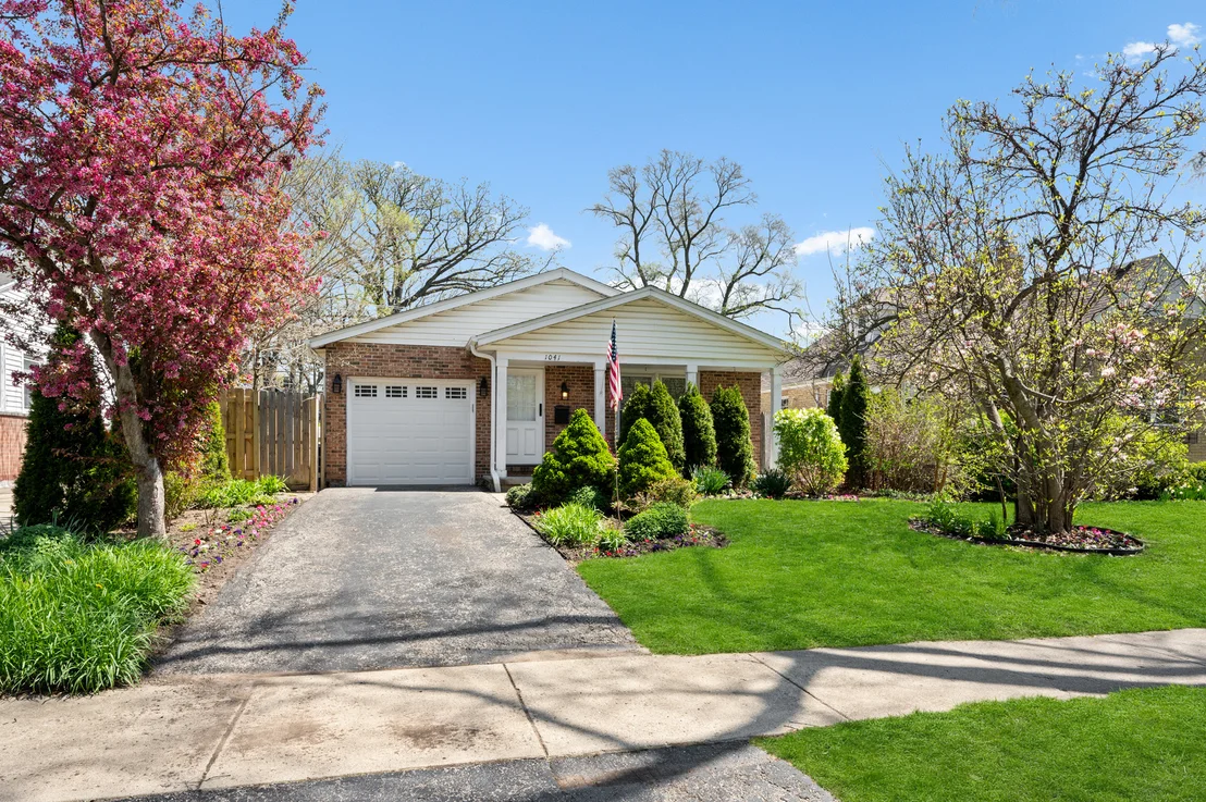 Photo of 1041 Forest Avenue