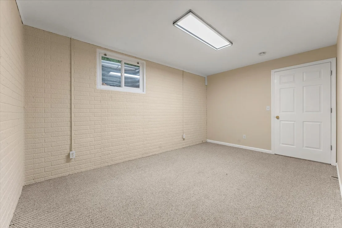 Photo of 1703 Deer Run Drive