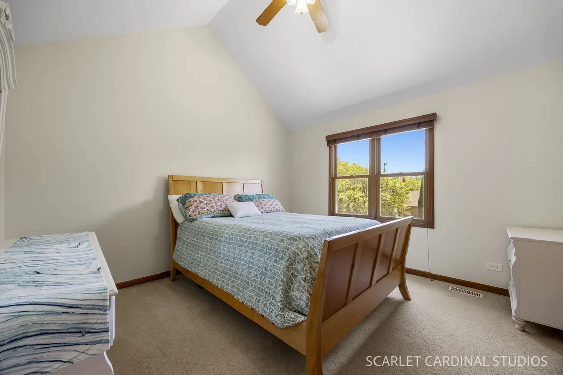 Photo of 1012 Conan Doyle Road