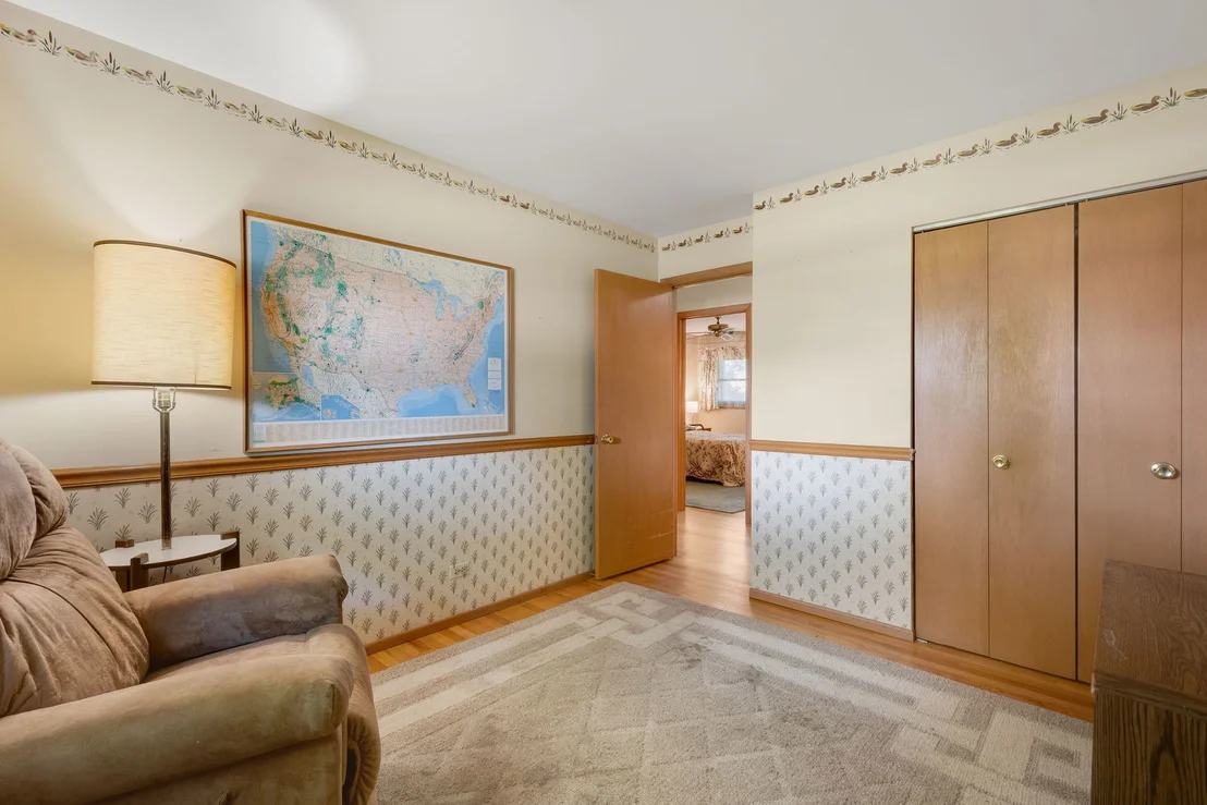 Photo of 472 W Walnut Avenue