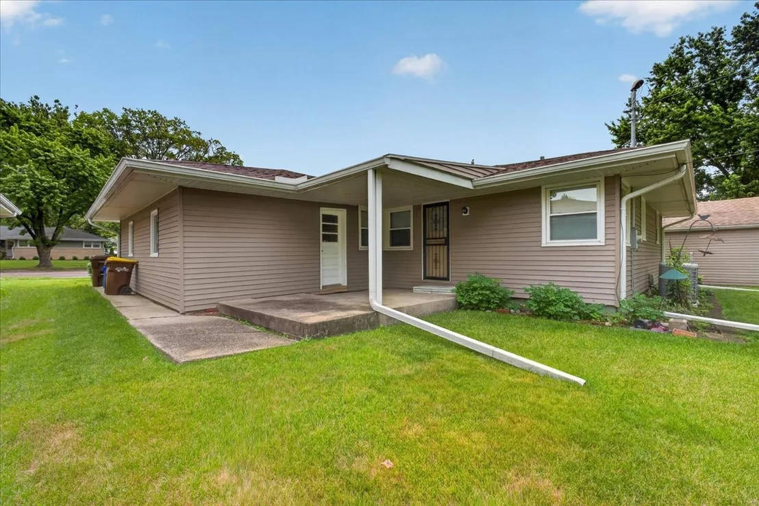 Photo of 404 Fairview Boulevard