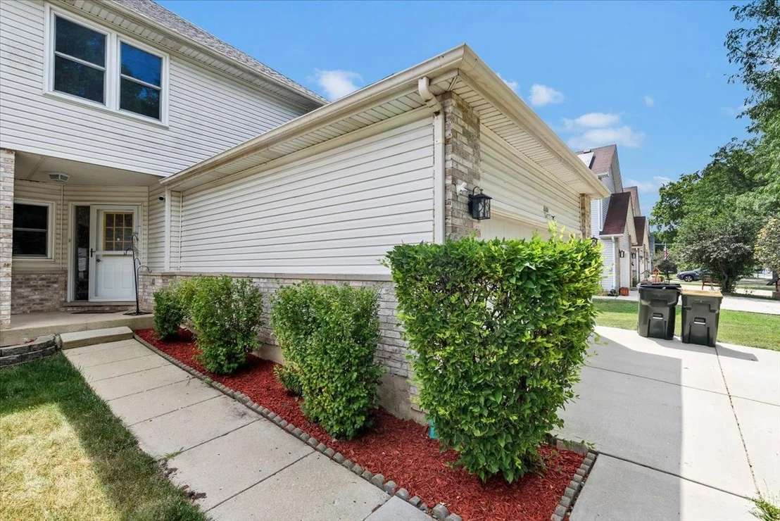Photo of 2153 Laurel Avenue