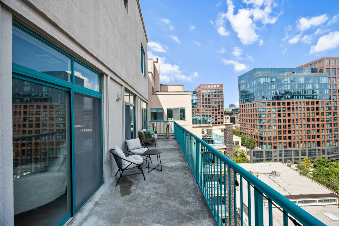 Photo of Unit 901E at 910 W MADISON Street