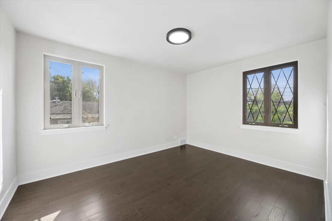 Photo of 33 Chestnut Avenue
