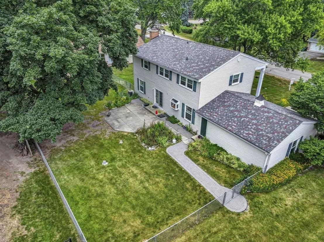 Photo of 27W084 Fleming Drive
