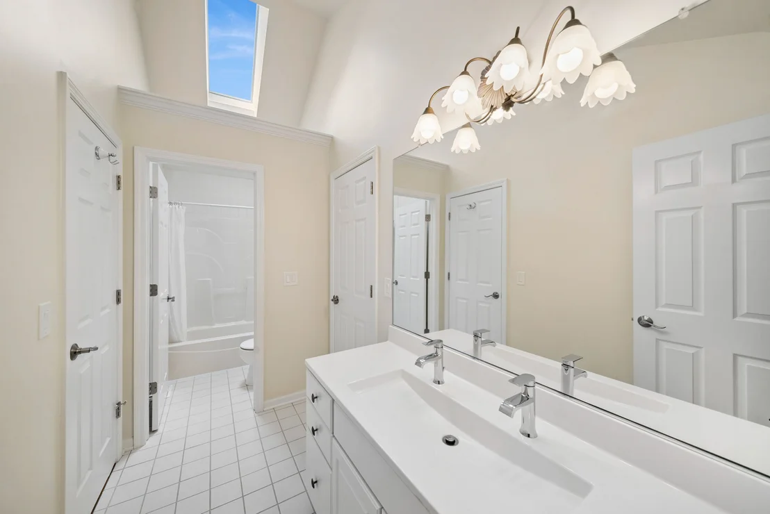 Photo of 2360 Sutton Lane