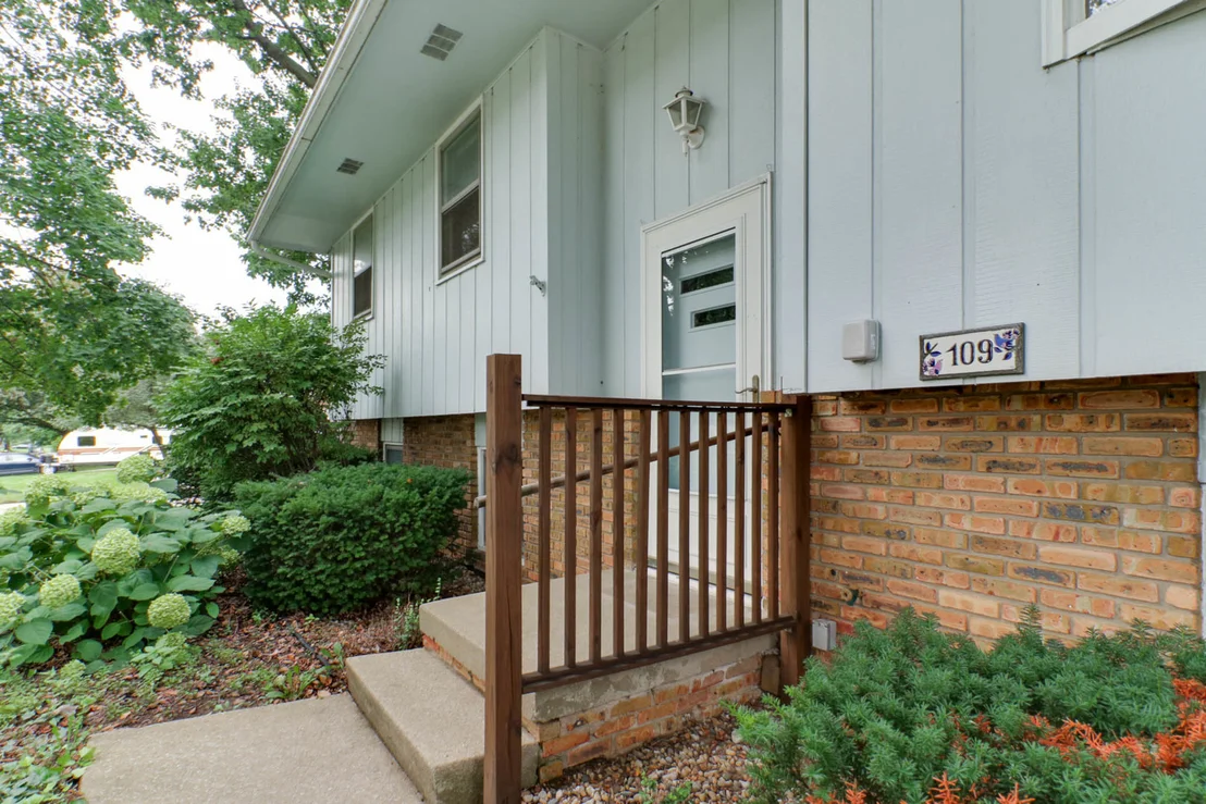 Photo of 109 S Bone Drive