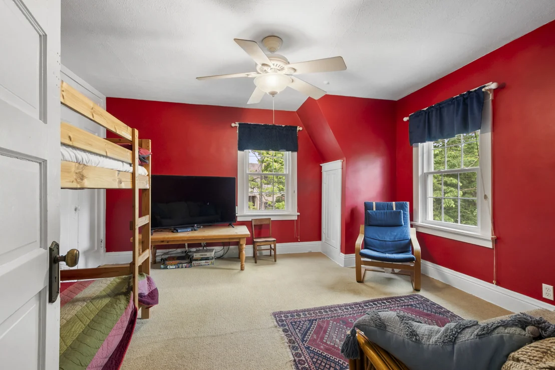 Photo of 2114 Cedar Road
