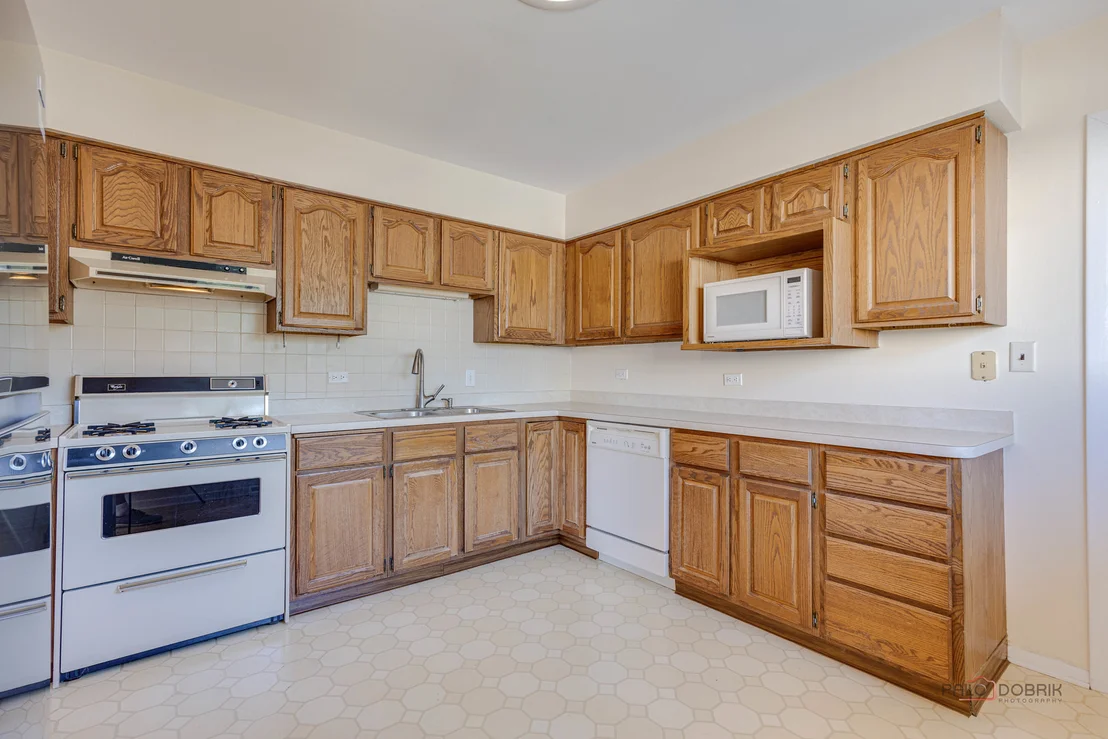 Photo of 700 Elderberry Lane