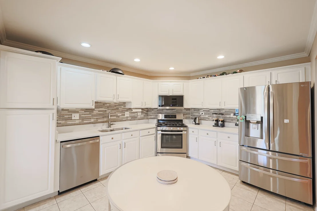 Photo of 270 Manor Drive