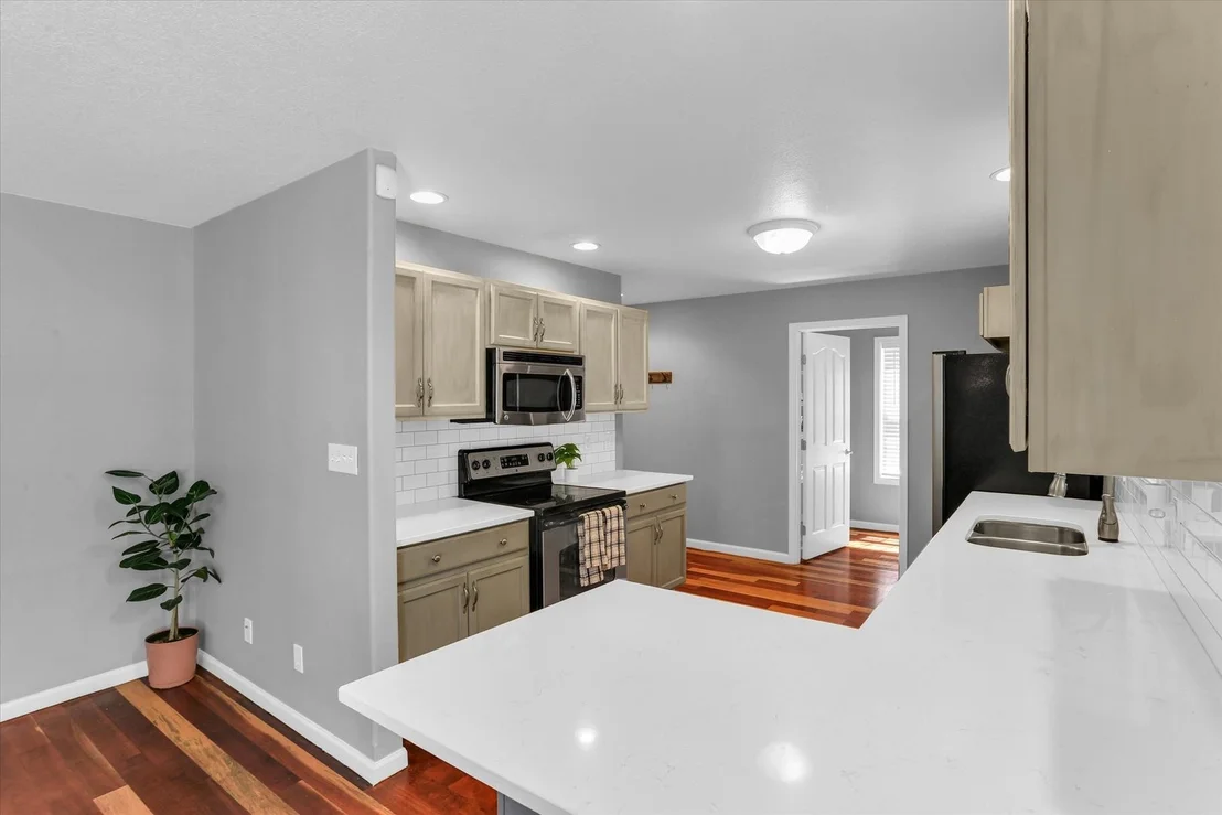 Photo of 2509 N Skyline Drive