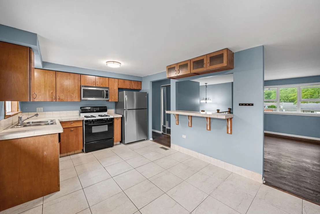 Photo of 933 Webster Lane