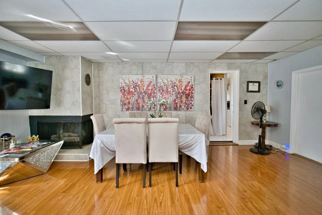 Photo of 6948 Beckwith Road