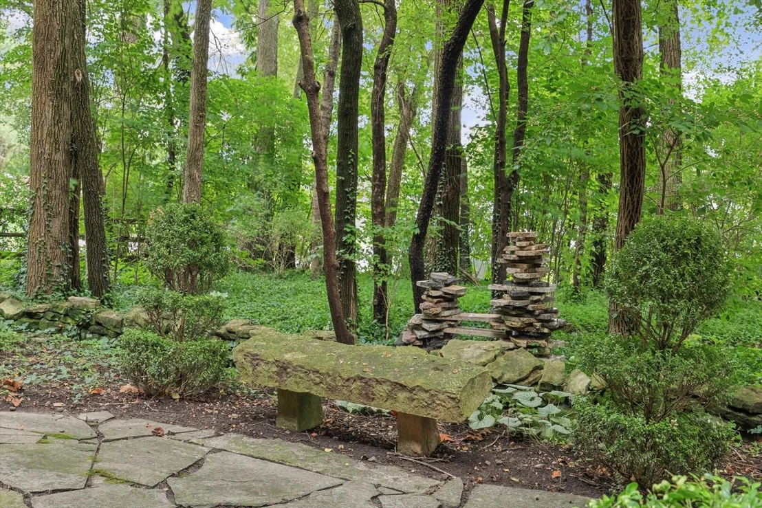 Photo of 802 La Sell Drive