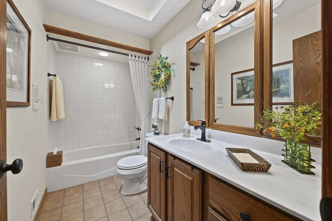 Photo of 3408 James Way