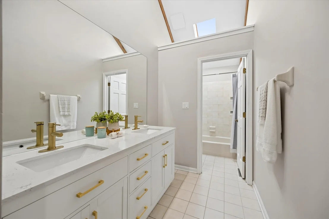 Photo of 1524 Oswego Road