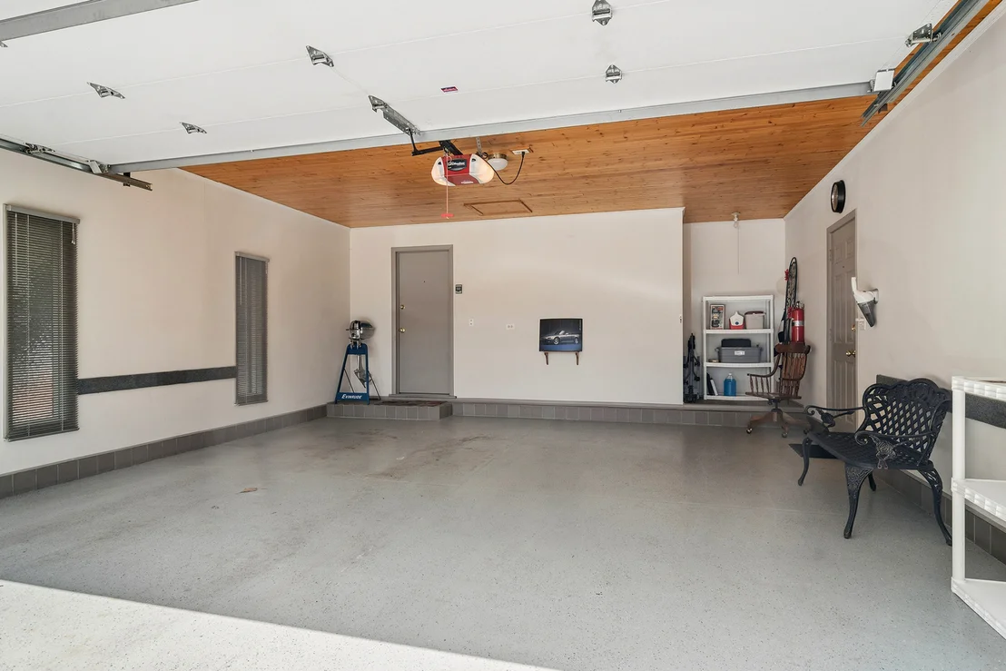 Photo of 1600 E Linden Lane