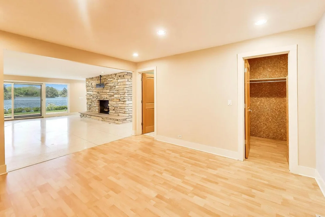Photo of 2100 Valley Lo Lane