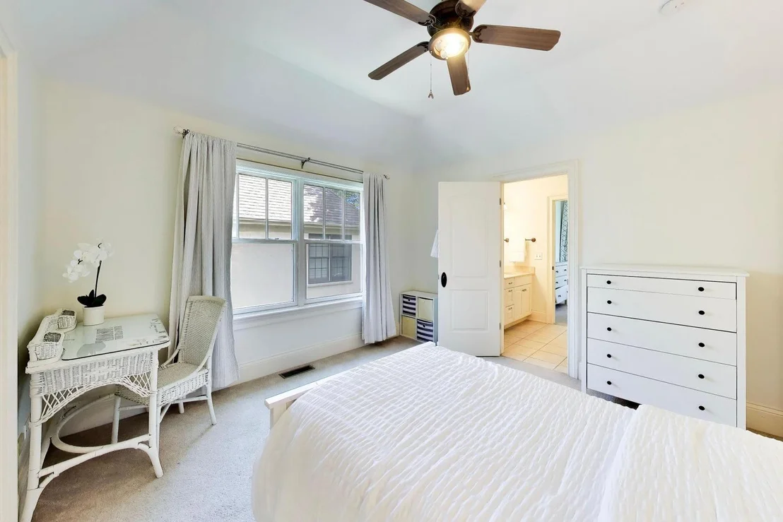 Photo of 345 Madison Avenue