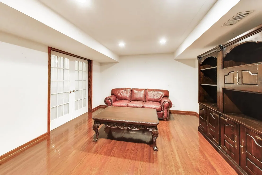 Photo of 133 Schiller Place