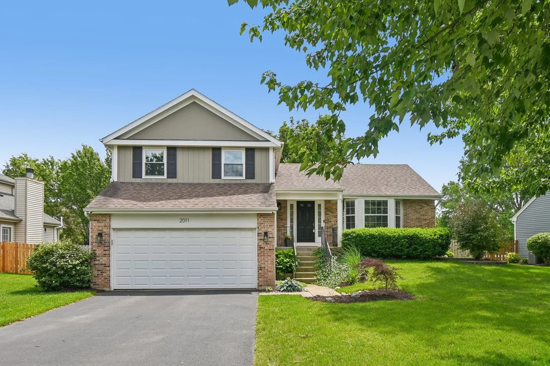 Photo of 2011 Glenmoor Drive