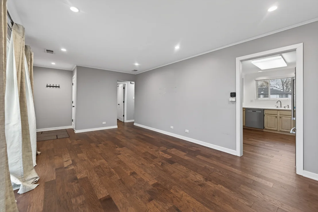 Photo of 1164 W Grant Drive