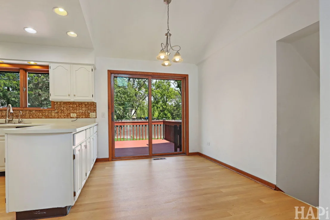 Photo of 840 Queens Lane