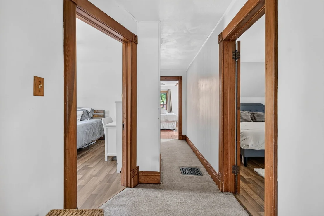 Photo of 105 N Main St