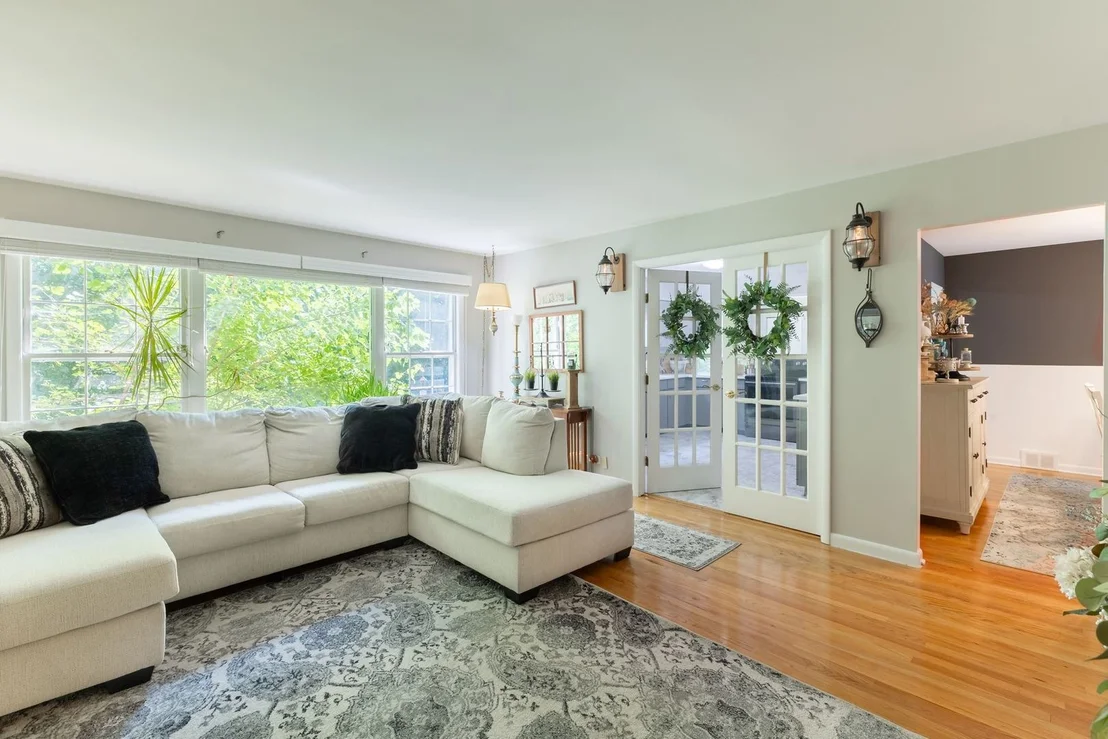 Photo of 4359 Lincoln Avenue