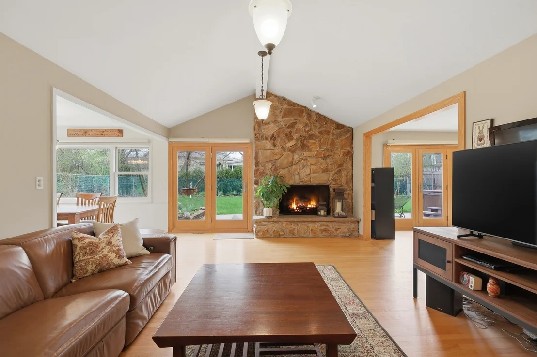 Photo of 955 Summit Drive