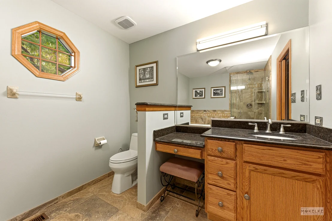 Photo of 2340 Ridgewood Road