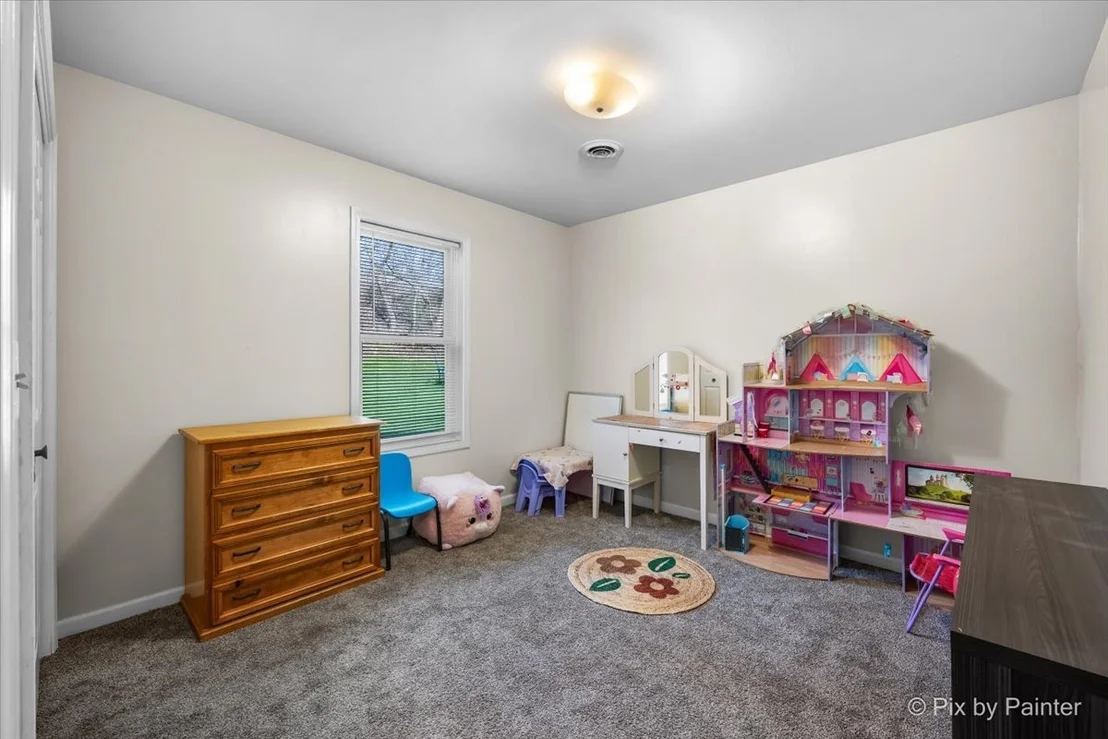 Photo of 705 Hawthorne Lane