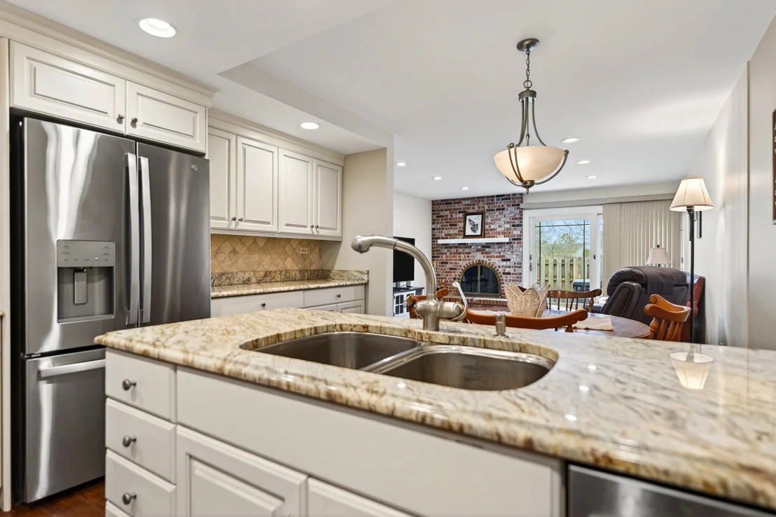 Photo of 1122 Creekside Drive