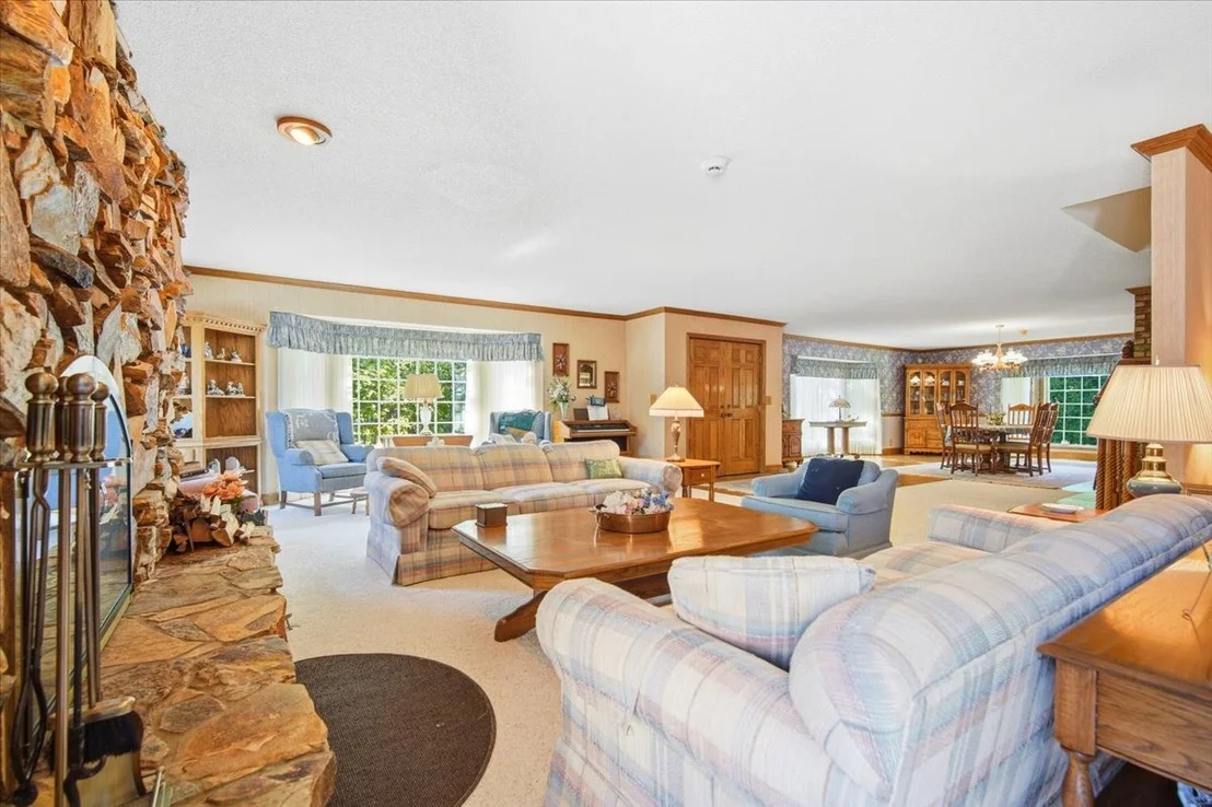 Photo of 2 Breckenridge Drive