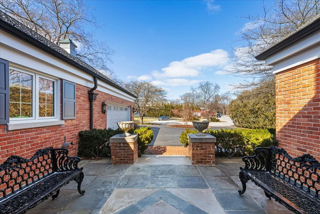 Photo of 1115 Golfview Lane