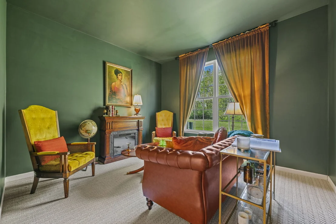 Photo of 325 Hemlock Lane