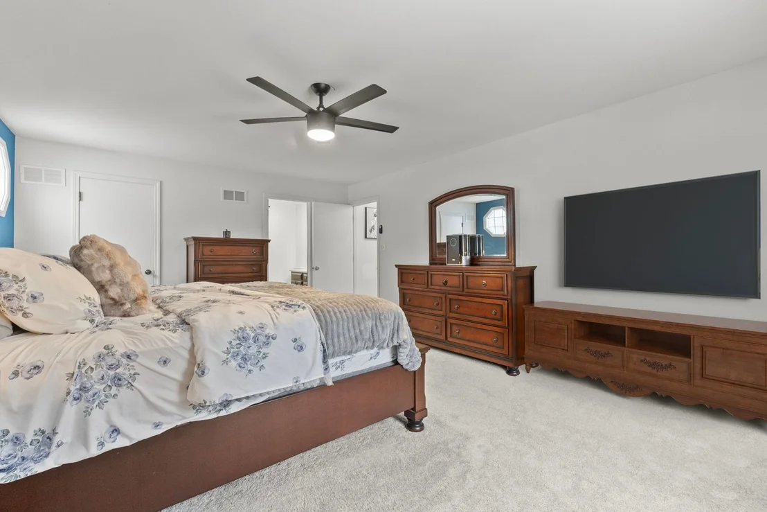 Photo of 18118 Whitman Lane