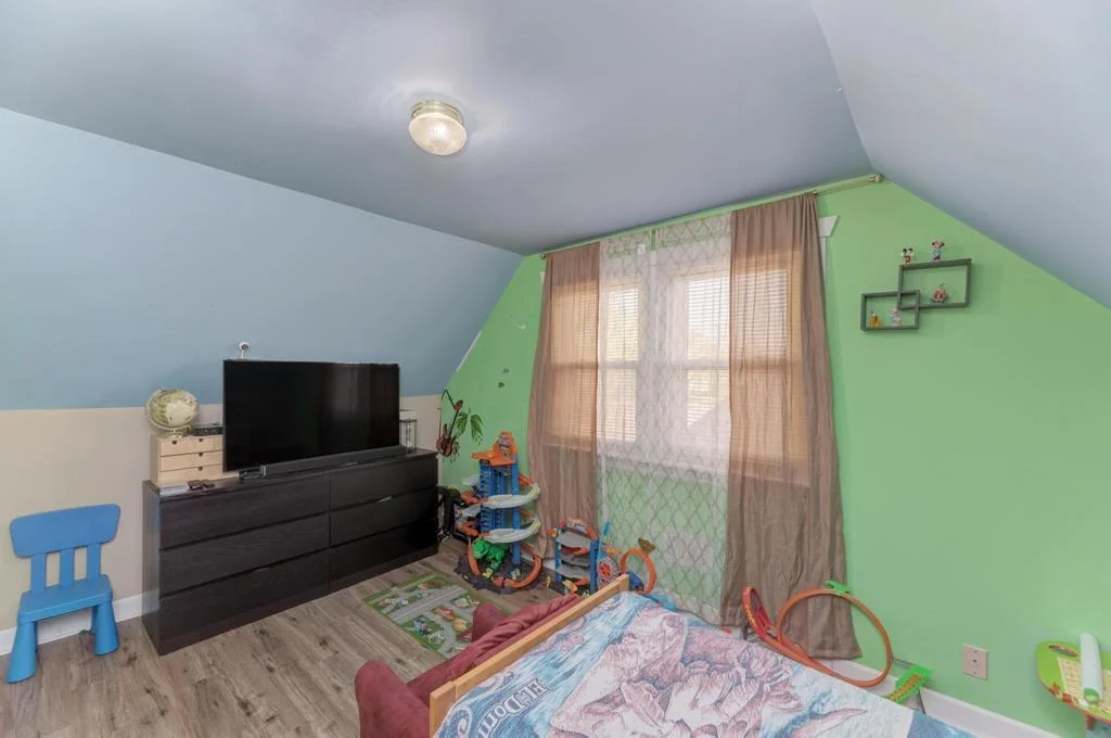 Photo of 1431 N Hillside Avenue