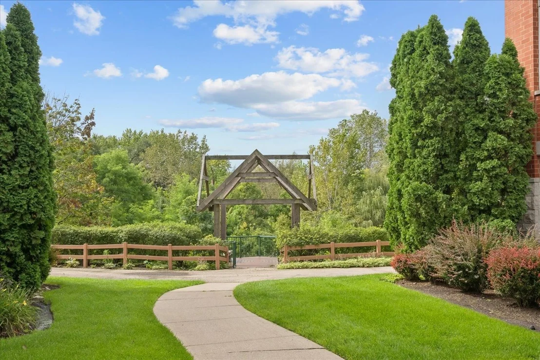 Photo of Unit 207 at 660 McHENRY Road