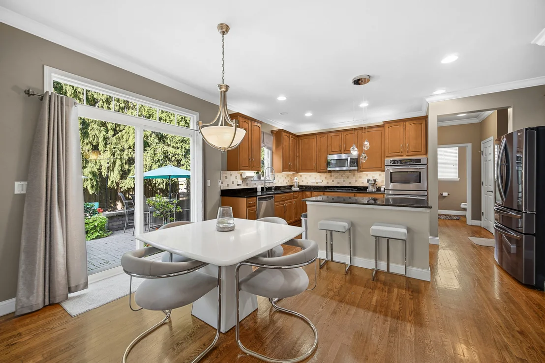 Photo of 385 Post Oak Circle