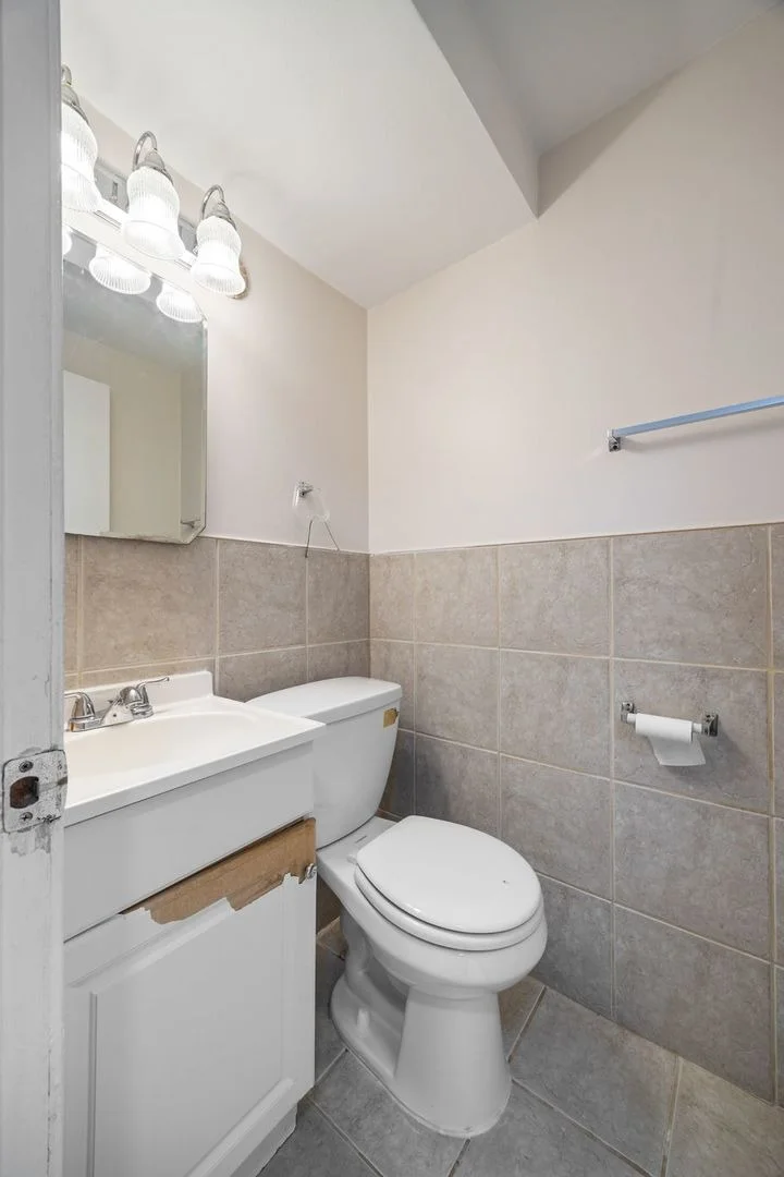 Photo of 8837 Robin Drive