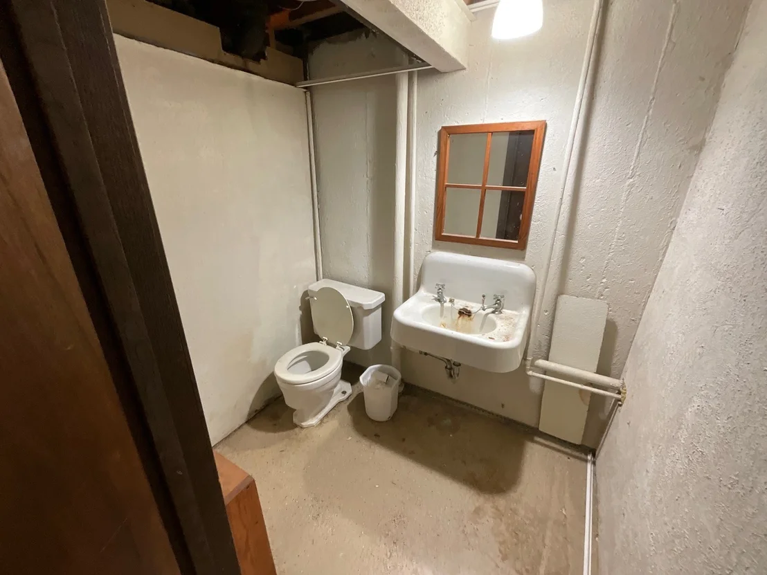 Photo of 852 Carr Street