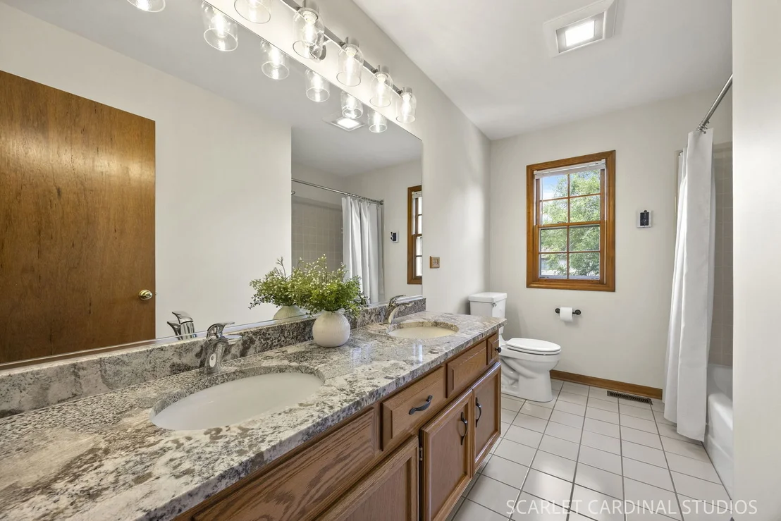 Photo of 1119 Book Road