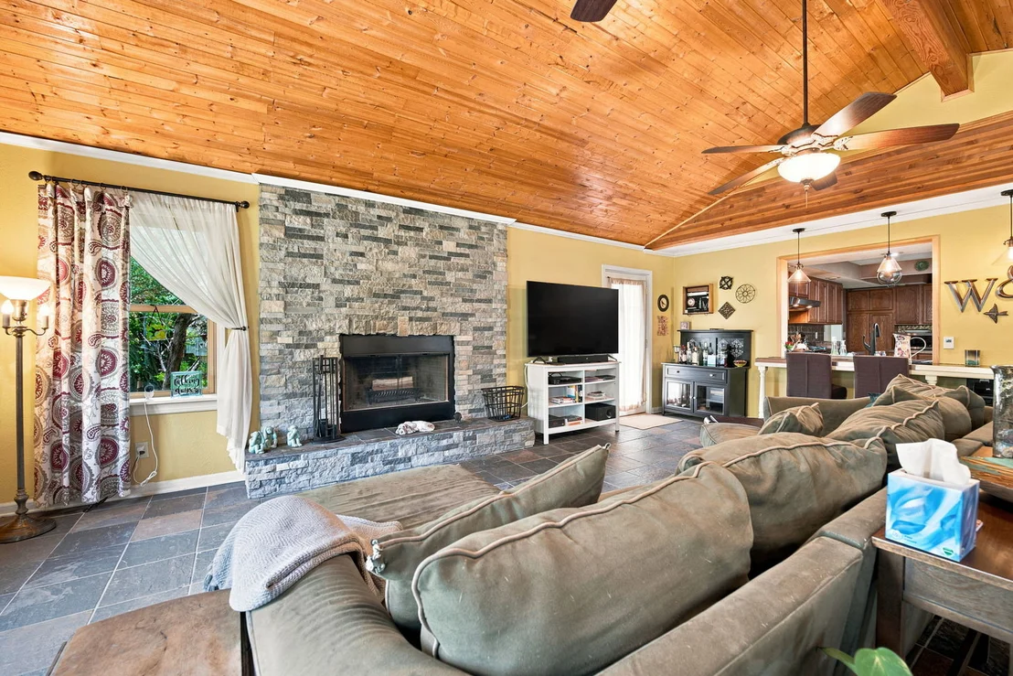 Photo of 1613 Locust Road