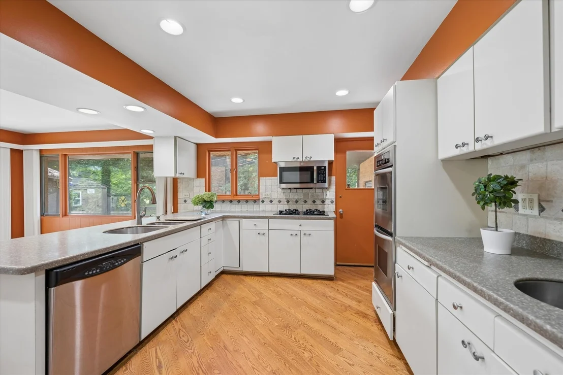 Photo of 1655 Forest Drive