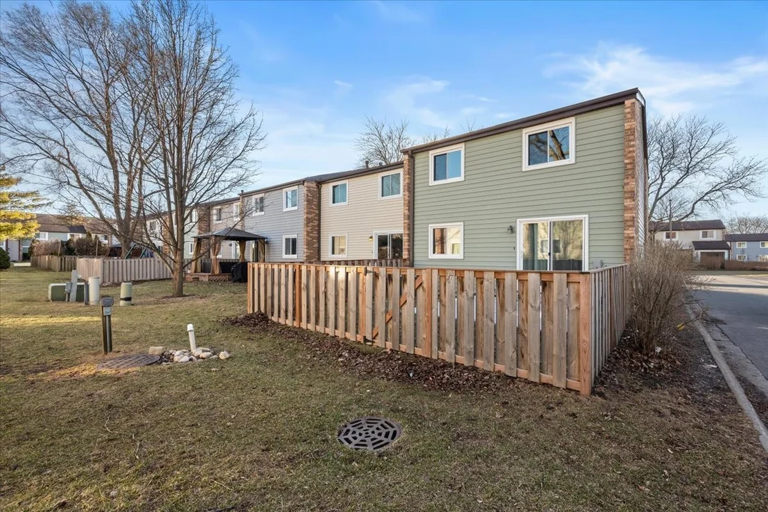 Photo of 709 Lakeside Circle Drive