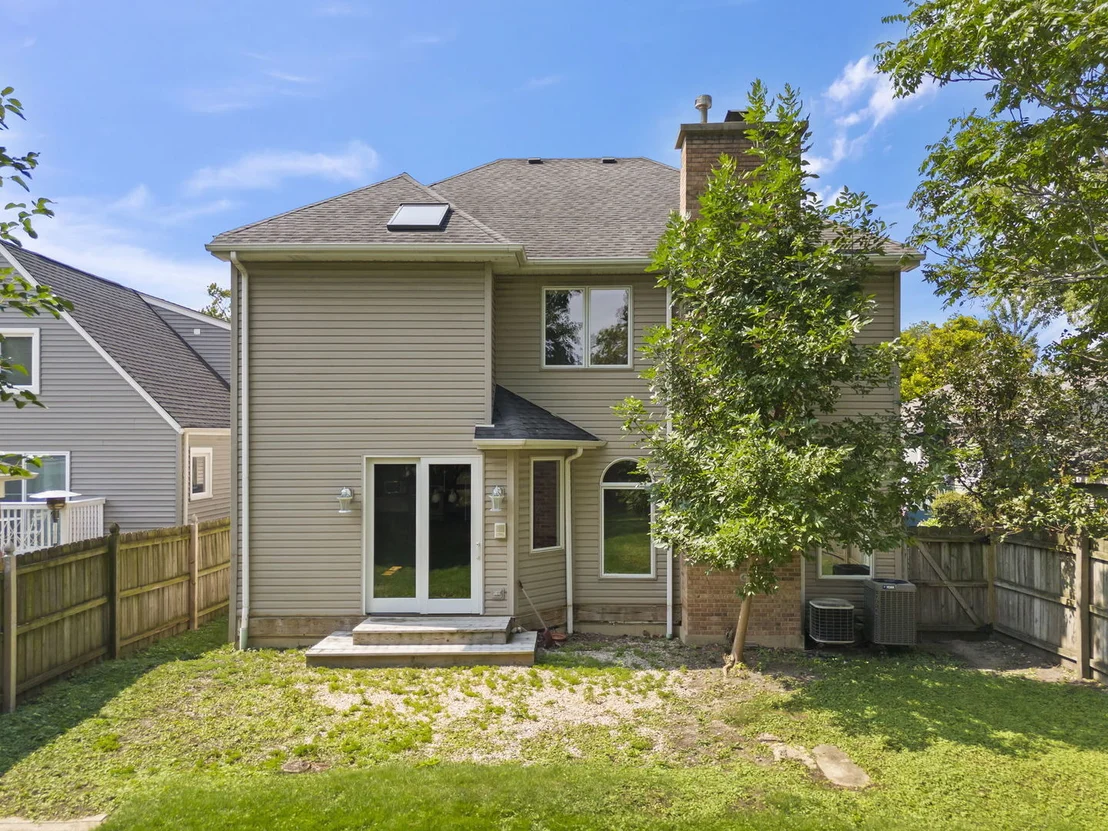 Photo of 133 N Geneva Avenue